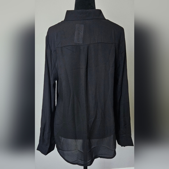 Black Button Down Ciffon Shirt w/ Pockets- Size M - Picture 7 of 7